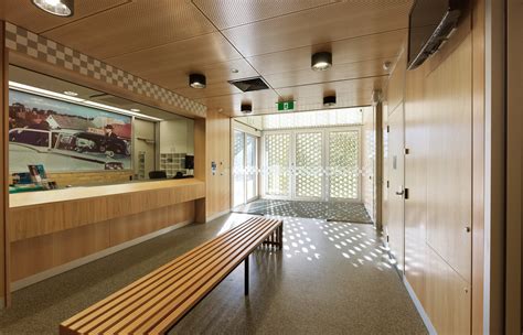 Carrum Downs Police Station / Kerstin Thompson。